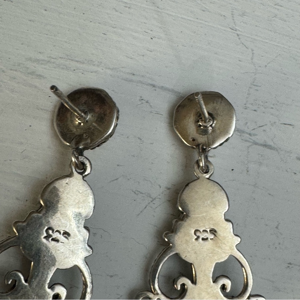 Vintage Elegant Sterling Silver and Turquoise Pirced Dangle Earrings - Picture 5 of 8